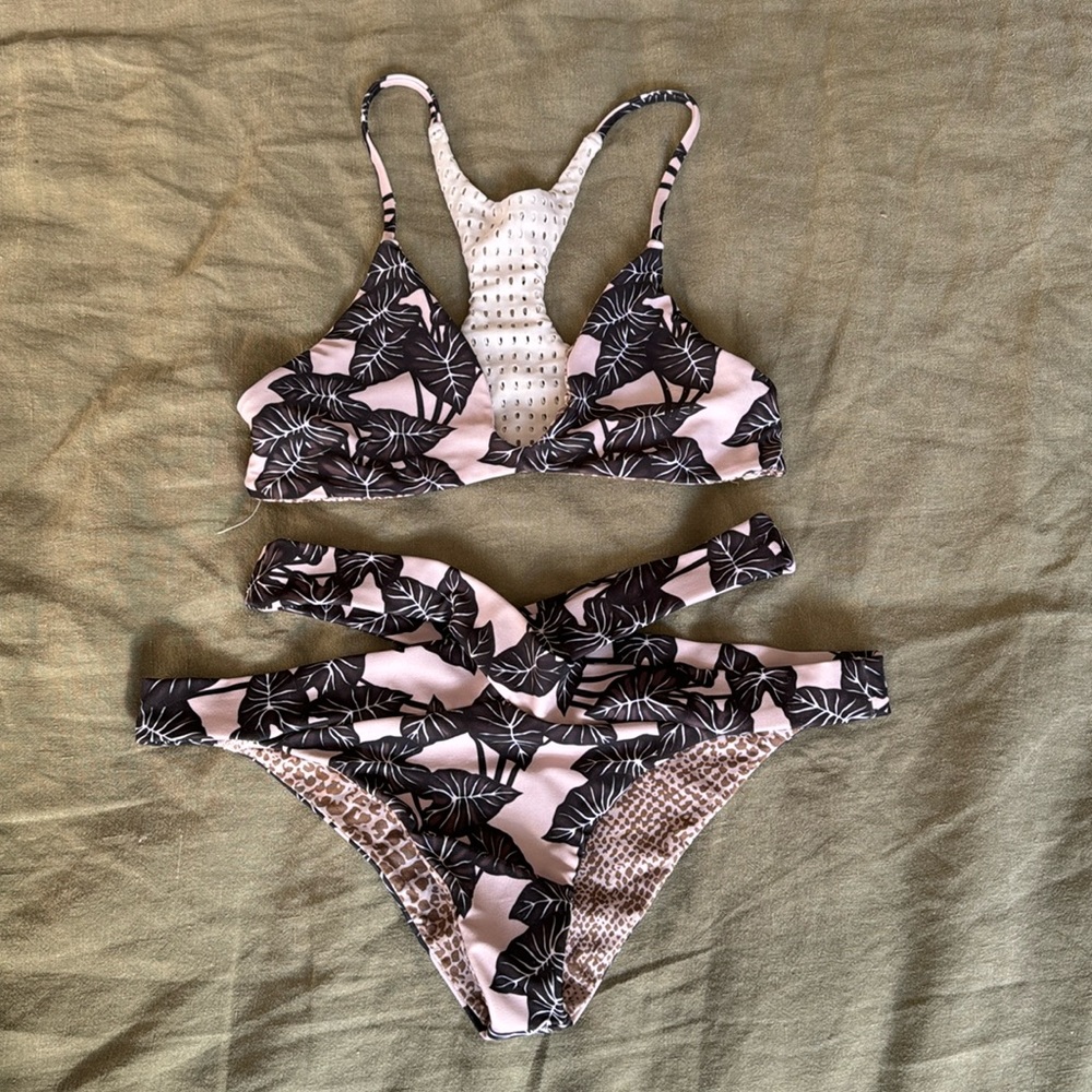 Acacia swimwear Hawaiian print SMALL